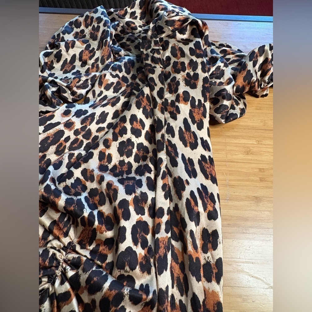 EUC Caroline Constas- Evelyn Leopard Print Long Sleeve Dress. Size M - Picture 9 of 13